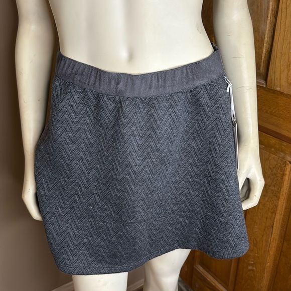Candies Gray Skater Skirt Size Medium - Picture 1 of 4